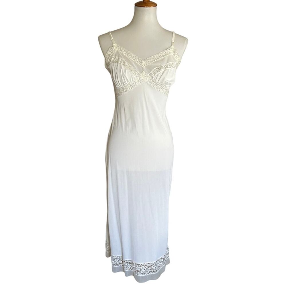 Vintage 1960s Rogers 34 Tall White Slip